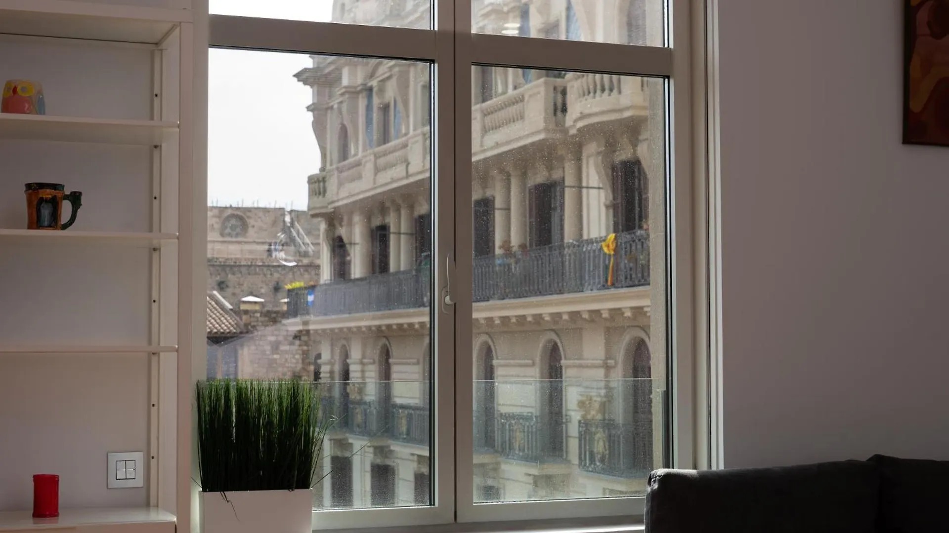 Ferienwohnung Cathedral Charm On Via Lantana Barcelona Apartment